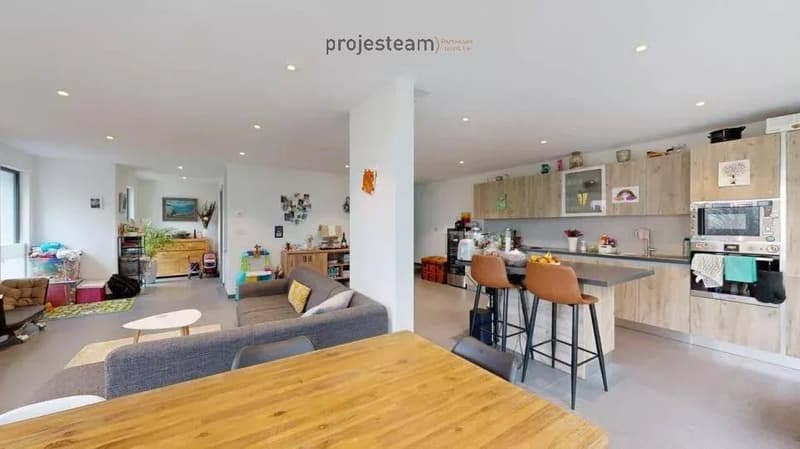 On the edge of a forest area? Contemporary villa in a privileged setting (9)