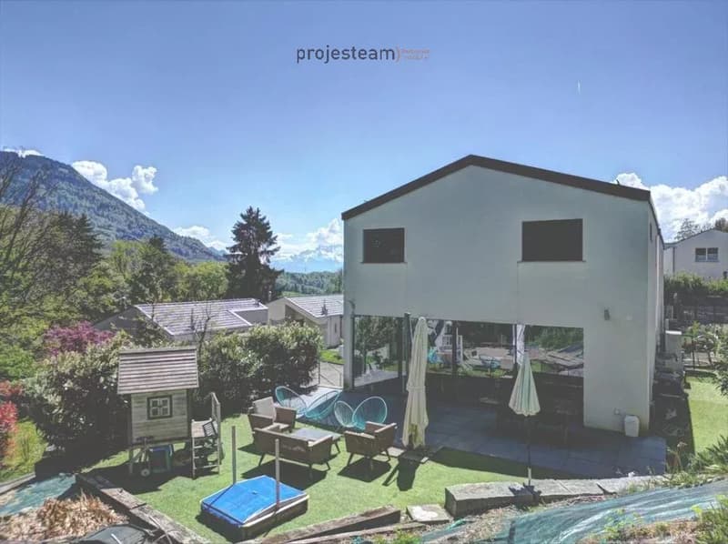 On the edge of a forest area? Contemporary villa in a privileged setting (2)
