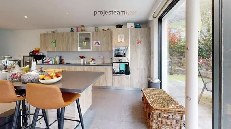 On the edge of a forest area? Contemporary villa in a privileged setting (6)