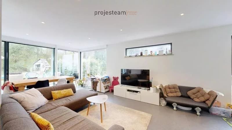 On the edge of a forest area? Contemporary villa in a privileged setting (8)