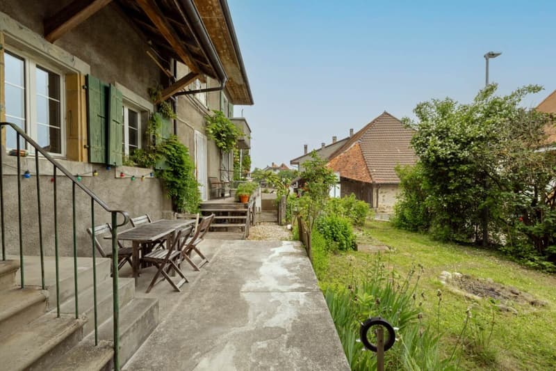 820 m² farm building with 3 apartments and 2 partially renovated barns, 8 km from Avenches and 25 km from Neuchâtel and Fribourg. (62)
