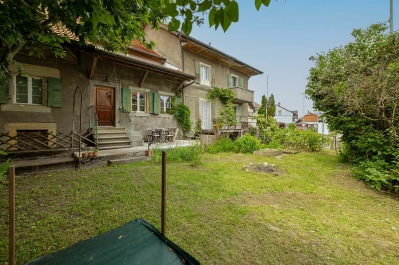 820 m² farm building with 3 apartments and 2 partially renovated barns, 8 km from Avenches and 25 km from Neuchâtel and Fribourg. (1)