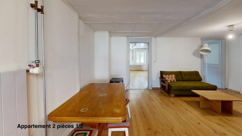 An 820 m² farm building with 3 apartments and 2 partially renovated barns, 8 km from Avenches and 25 km from Neuchâtel and Fribourg. (57)