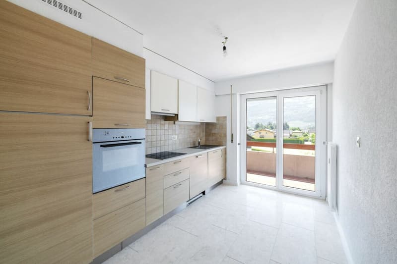 Appartamento luminoso di 3,5 locali ristrutturato, con una superficie lorda di 79 m² (5)