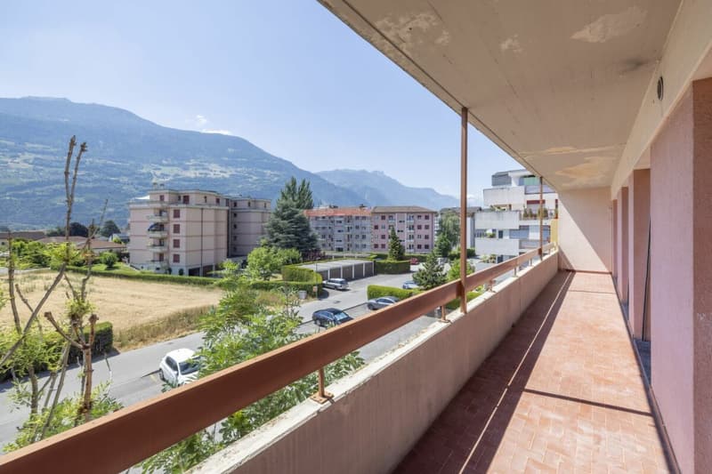 Appartamento luminoso di 3,5 locali ristrutturato, con una superficie lorda di 79 m² (3)