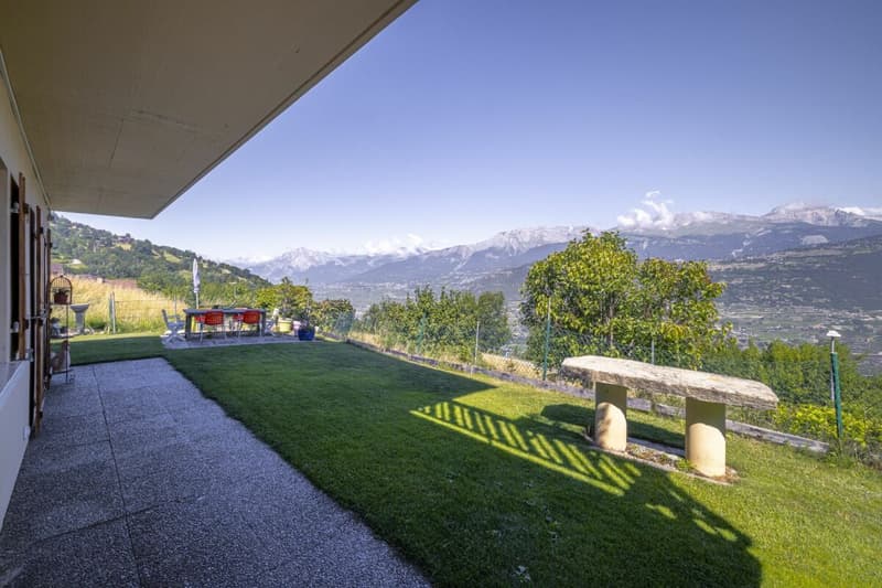Detached house with 5 rooms and ½, 224 m2 living space, on a plot of 1693 m2 with breathtaking views (17)