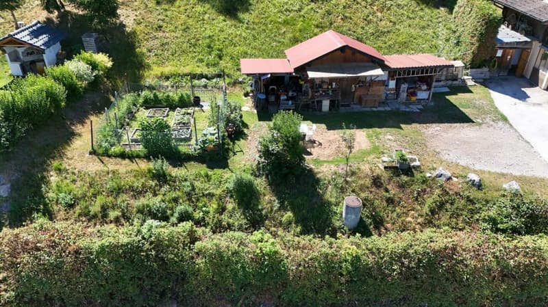 Detached house with 5 rooms and ½, 224 m2 living area, on a plot of 1693 m2 with breathtaking views (4)
