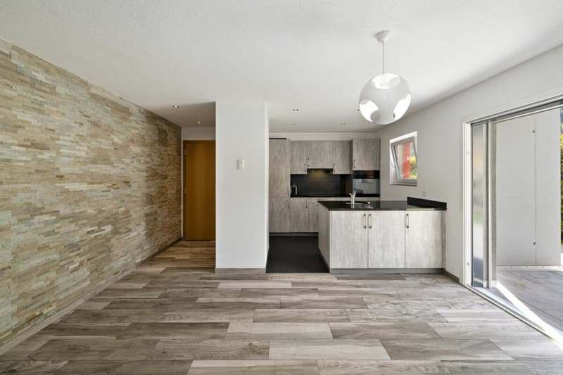 Geräumige 3-Zimmer-Wohnung mit 1/2 Stock im Erdgeschoss mit 107 m² (4)