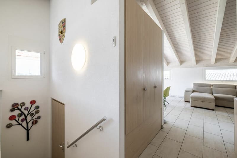Spacieux attique de 4,5 pièces de 146 m2 bénéficiant d'une vue imprenable sur les Alpes (18)