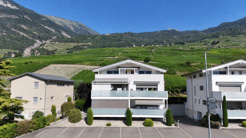 Spacieux attique de 4,5 pièces de 146 m2 bénéficiant d'une vue imprenable sur les Alpes (1)