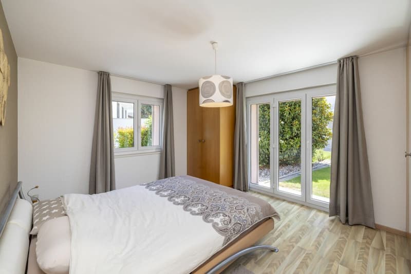 Splendide villa 6 pièces 1/2 de 297 m2 avec un magnifique extérieur (9)