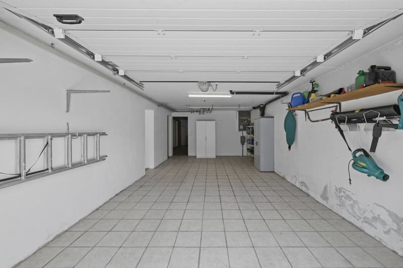 Splendide villa 6 pièces 1/2 de 297 m2 avec un magnifique extérieur (26)