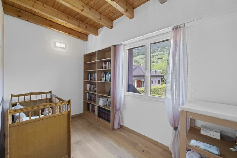Splendide villa 6 pièces 1/2 de 297 m2 avec un magnifique extérieur (13)