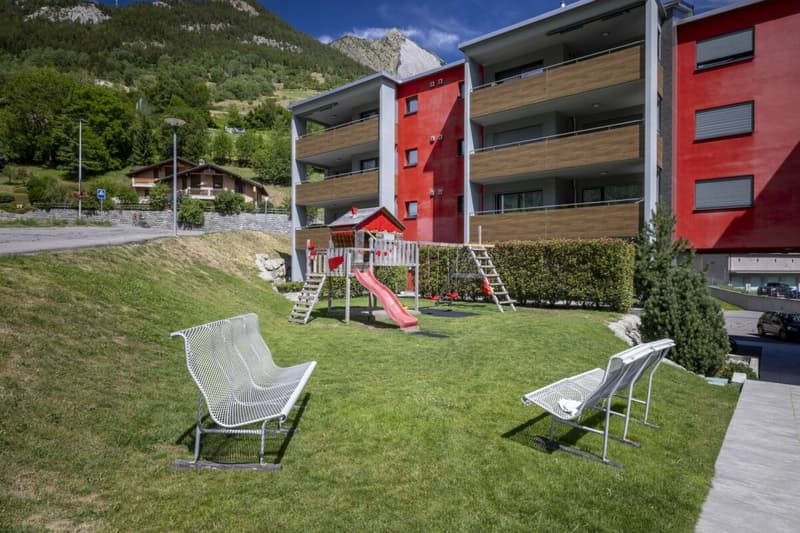 Spacieux 3 pièces 1/2 en rez-de-jardin de 107 m² (1)