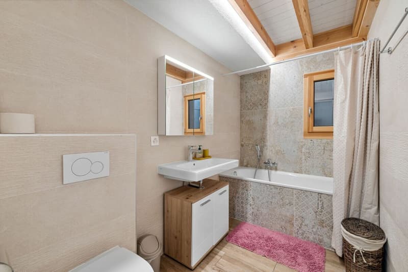 MAGNIFIQUE VILLA MITOYENNE 3 PCES ½ DE 110 M2 AU COEUR DES VIGNES À SAILLON (13)