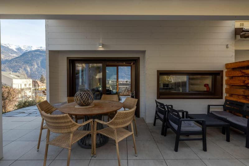 MAGNIFIQUE VILLA MITOYENNE 3 PCES ½ DE 110 M2 AU COEUR DES VIGNES À SAILLON (15)