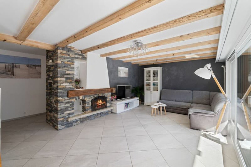 Bel appartement rénové dans le charmant village de Noës (4)