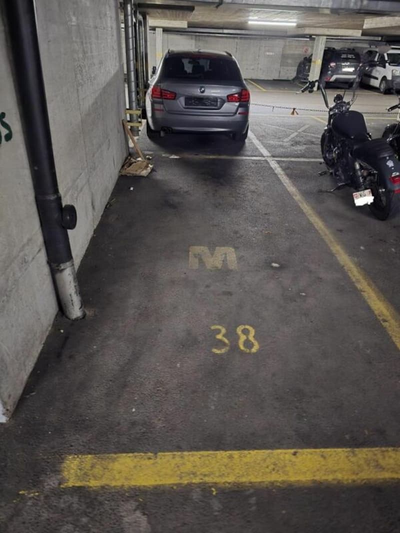 Underground parking space in Sion (2)