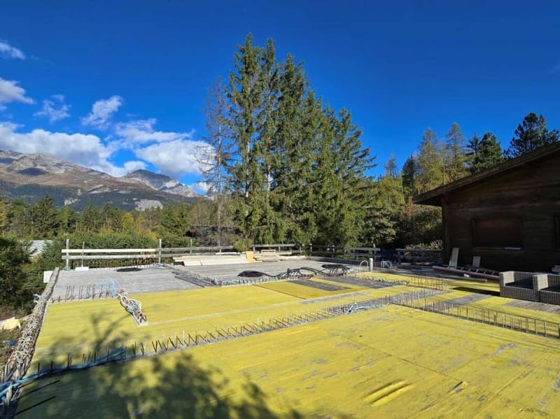 Chalet 8.5 rooms in Crans-Montana (2)