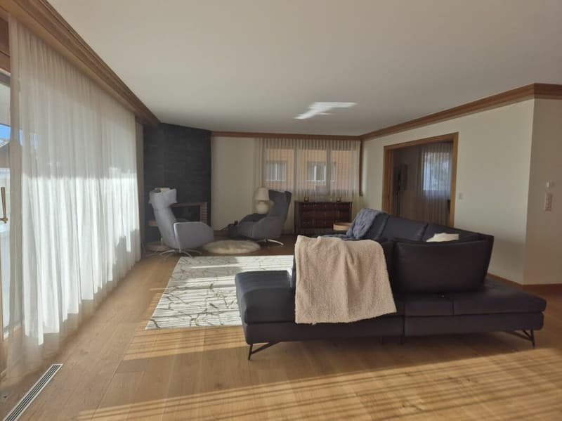 5.5-room apartment with magnificent 80 m² balcony-terrace (5)