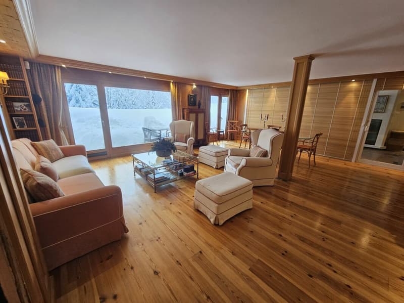 5.5-room apartment with indoor pool, ski in and out (1)