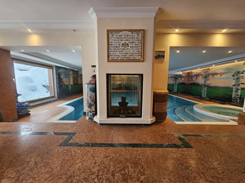 5.5-room apartment with indoor pool, ski in and out (3)