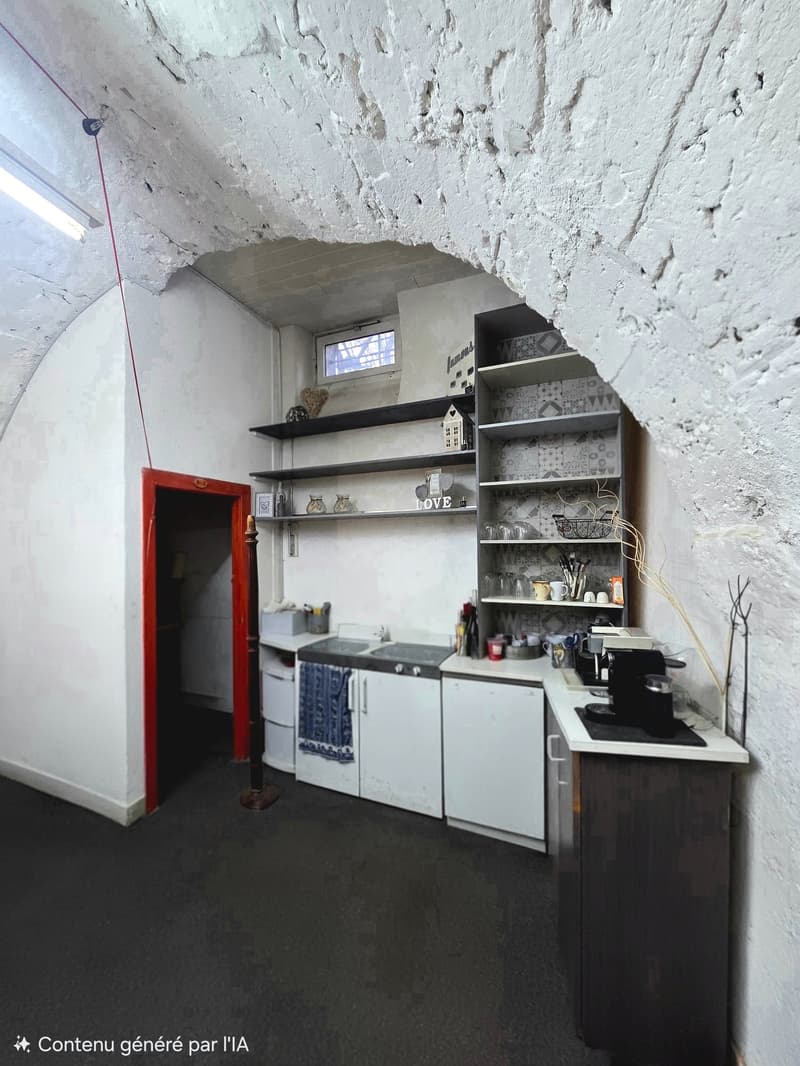 Locale commerciale di 2 pezzi, con vetrina, nel cuore di Aubonne (6)