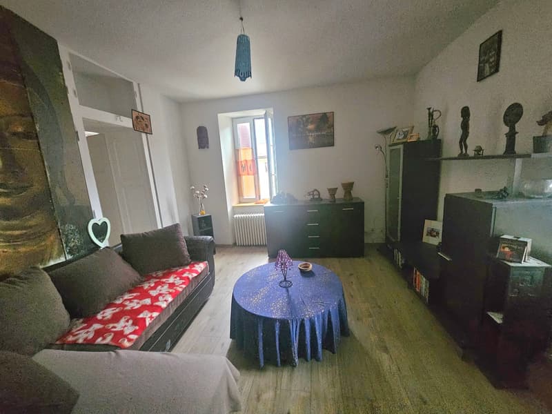 Delizioso appartamento di 3.5 locali ristrutturato a Vaulion (2)