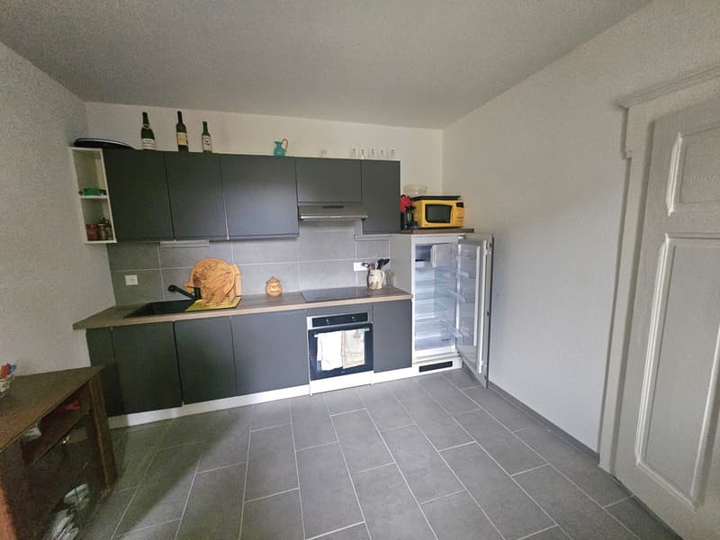 Delizioso appartamento di 3.5 locali ristrutturato a Vaulion (1)
