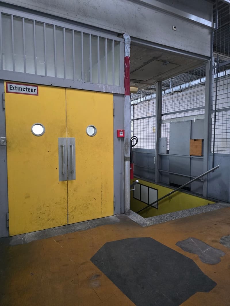 Industrial space for rent Rue de la Communance 26 (5)