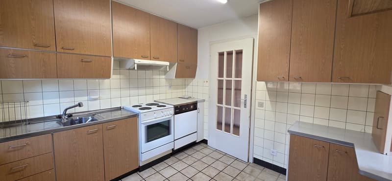 Casa luminosa di 4.5 locali con grande potenziale e ampi garage (3)