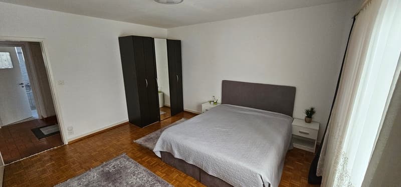 Four-room apartment with large covered terrace (7)