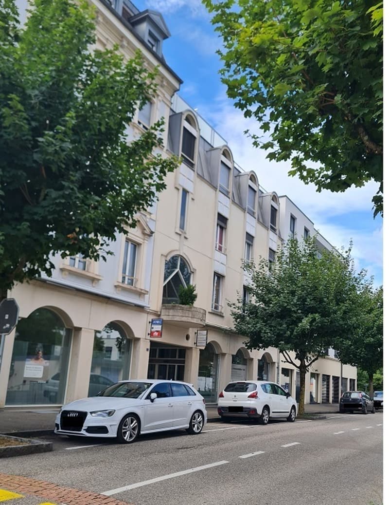 Office / commercial space of 75 m2 (1)