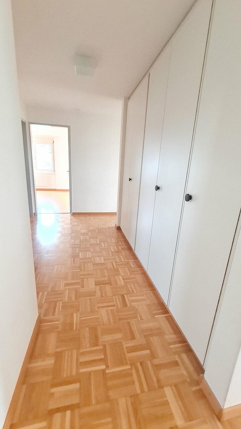 Wohnung mit 5.5 Zimmern im Erdgeschoss (7)