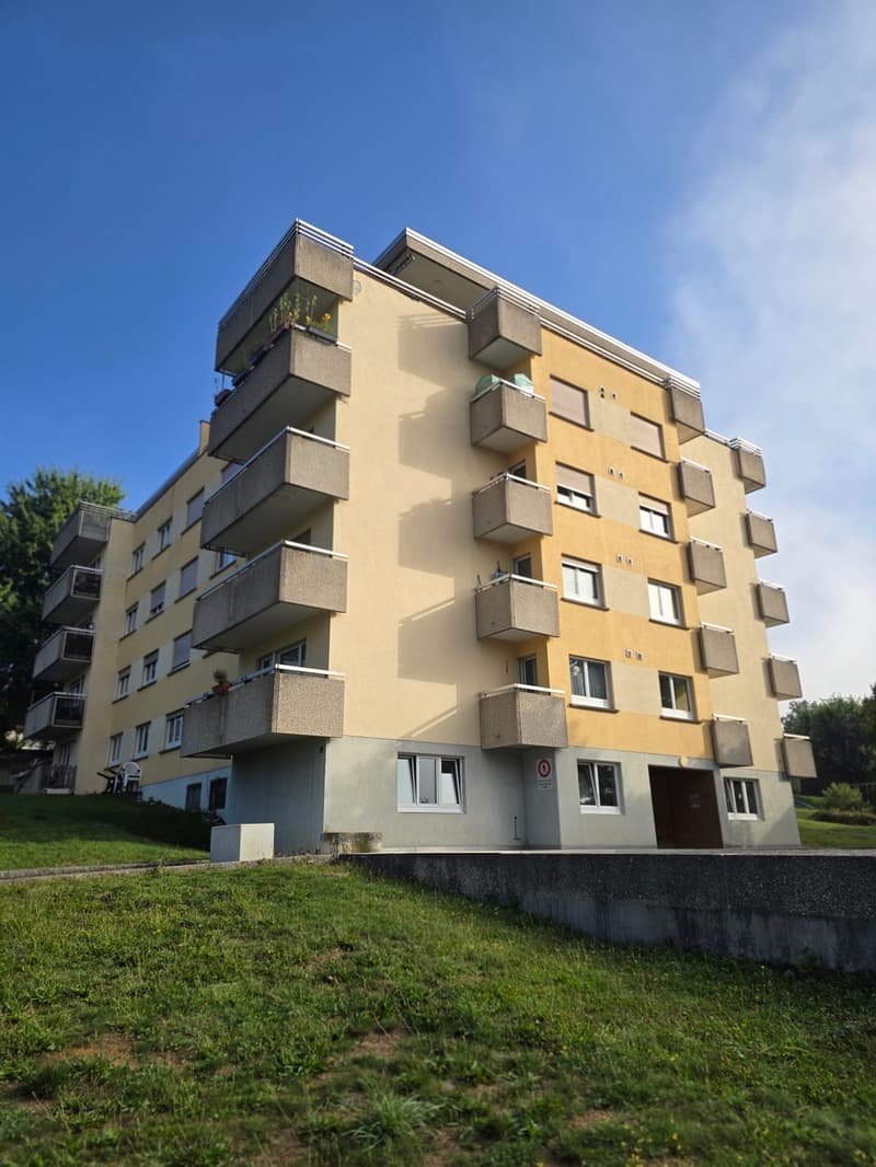 Appartement de 4 pièces au 3ème étage avec ascenseur (2)