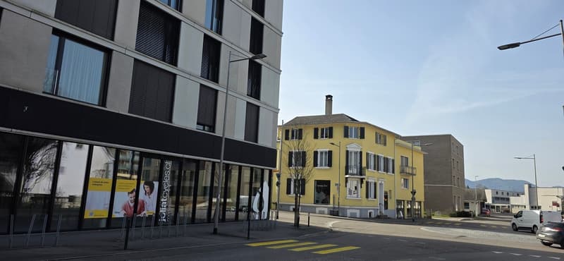 Rare à la location - 3.5 pces entièrement meublé (8)