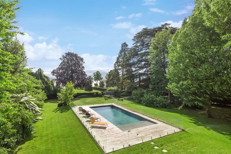 Exceptional property just two steps from the lake (7)