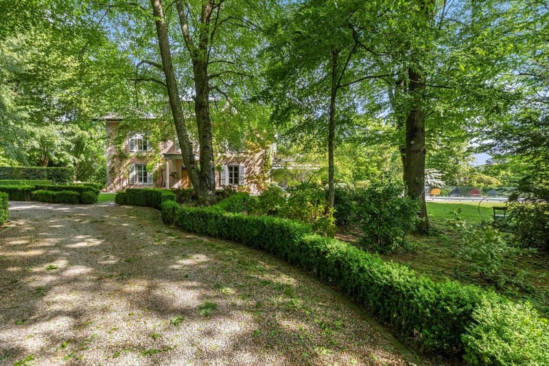 Exceptional property just two steps from the lake (10)