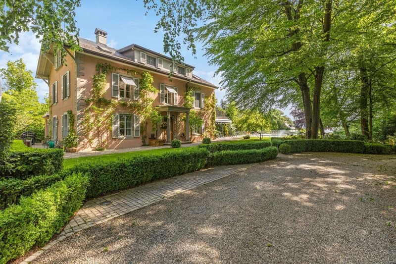 Exceptional property just two steps from the lake (6)
