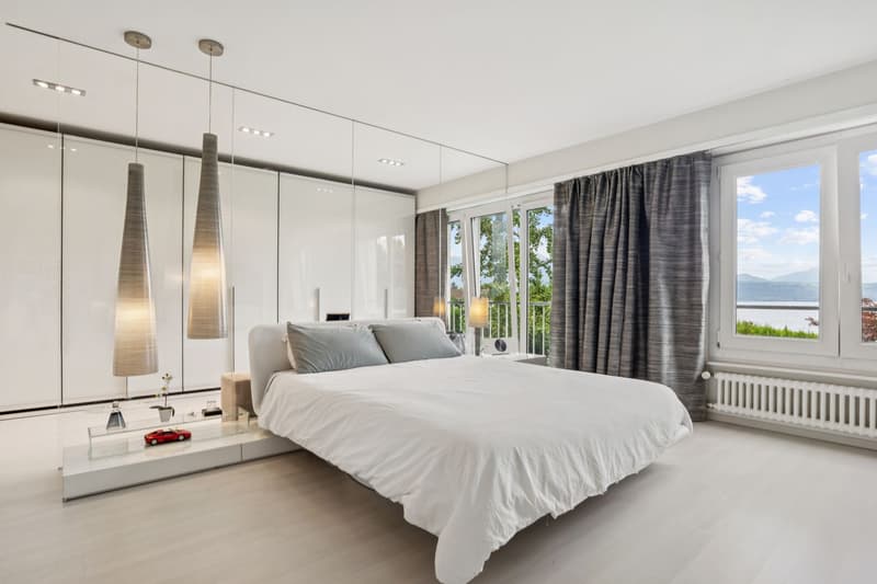 A prestige setting in the heart of a quiet neighborhood! (6)