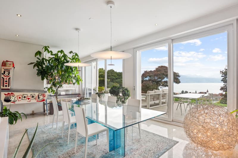 A prestige setting in the heart of a quiet neighborhood! (2)