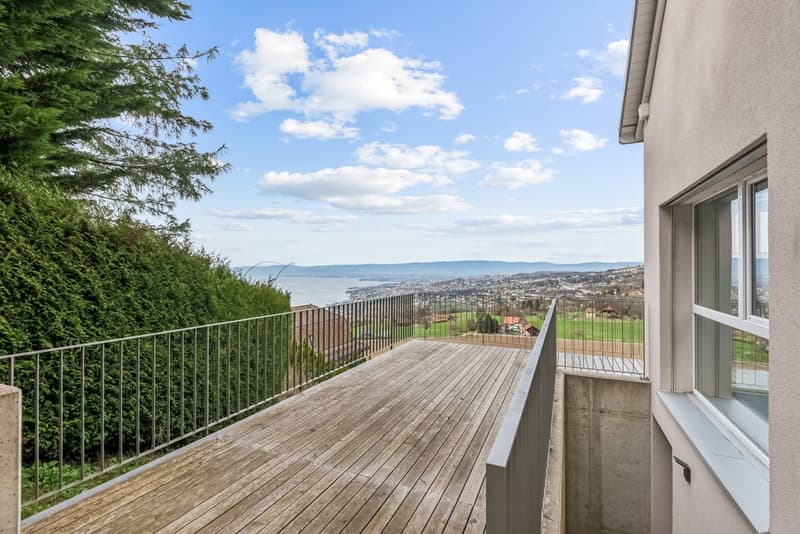 Entre lac et vignes : une villa moderne au charme irrésistible (8)