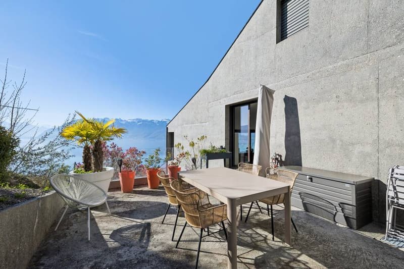 Exceptional duplex suspended above Lake Geneva (7)