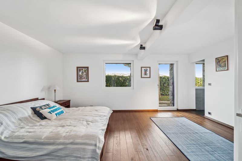 Contemporary master house with exceptional panoramic views (12)