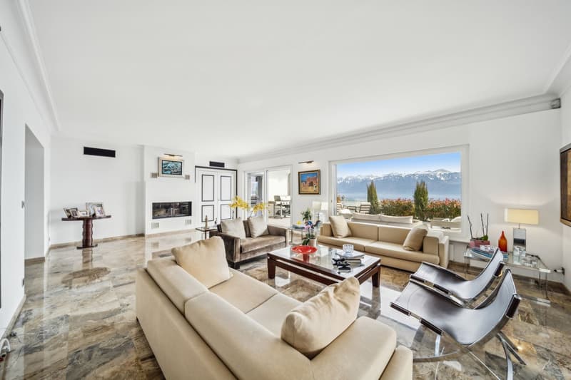 Contemporary master house with exceptional panoramic views (1)
