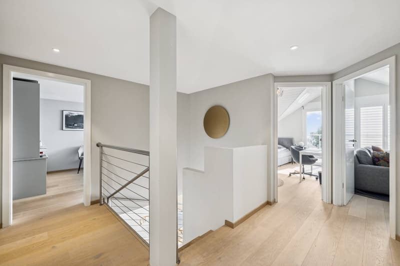 Un'eleganza contemporanea rivolta verso l'orizzonte (9)