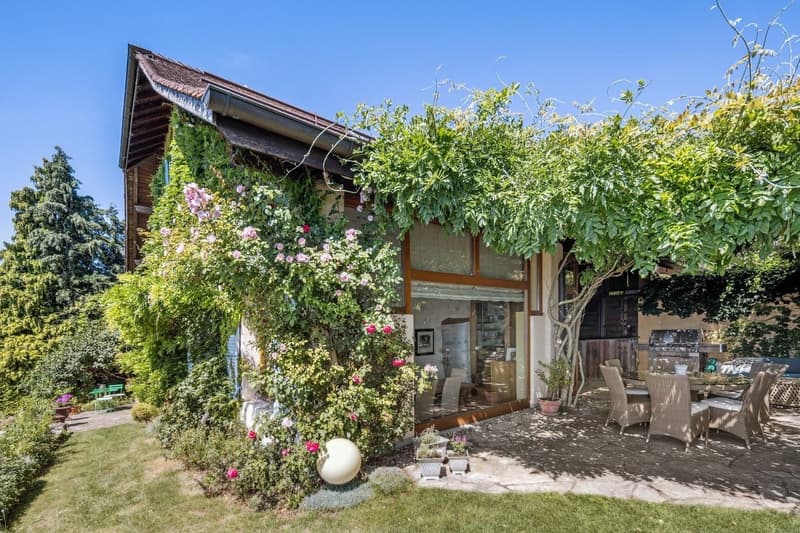 In the heart of the vineyards, an exceptional winemaker's house facing Lake Geneva (12)