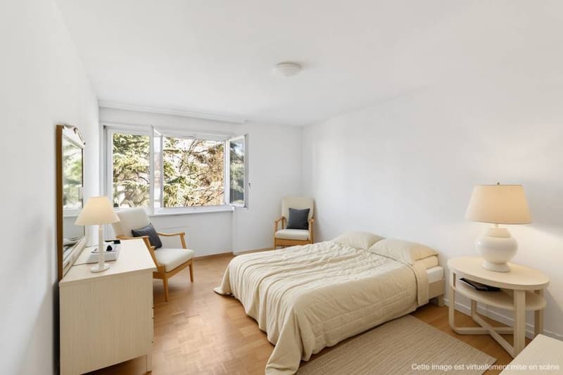 Spacious apartment to renovate in the center of Chailly (5)