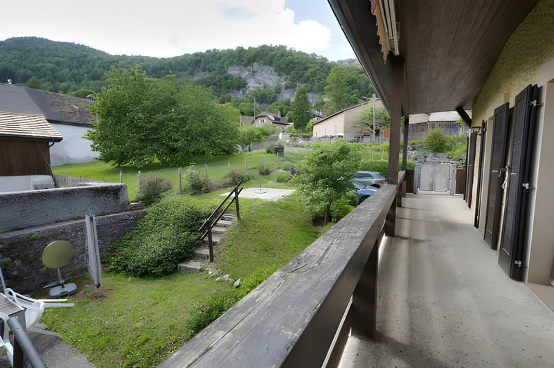 Maison paysanne de 1714 -- Trois logements, triplex familial et deux 2 (1)