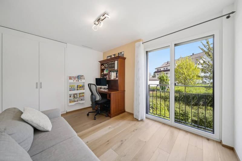 Prächtige 4.5-Zimmer-Wohnung im Herzen von St-Sulpice (6)